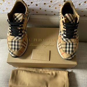 Burberry sneakers